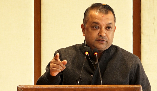 राष्ट्रपतिलाई थापाको आग्रह– उपचार खर्च आफ्नै खल्तीबाट बेहाेर्छु भन्नुहोस्